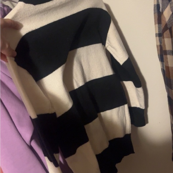 NWOT, Wild Fable sweater, Black and White XS - Picture 3 of 3